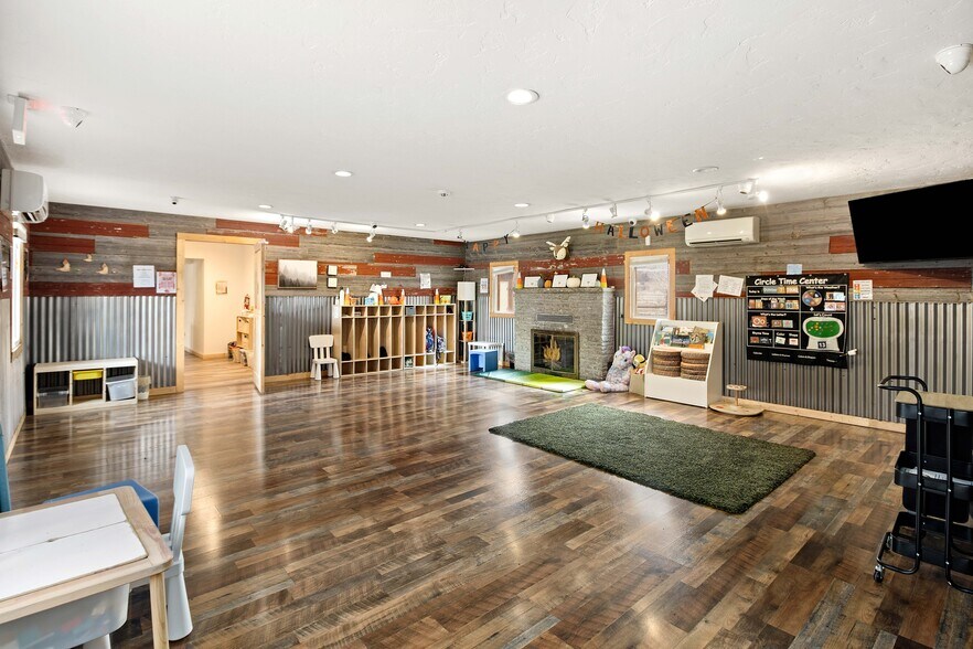 More Photos Of 315 E 1st St, Parachute Freestanding For Sale