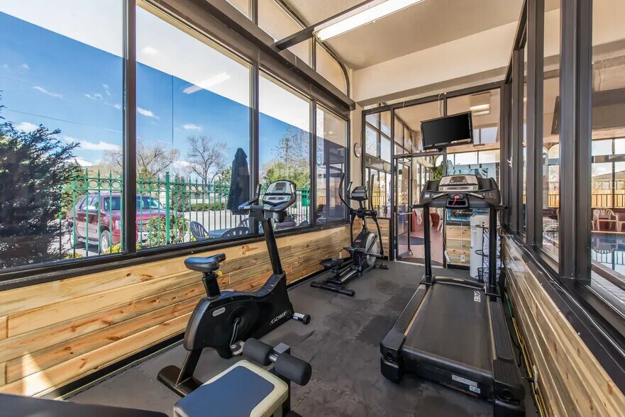 More Photos Of 1410 Harrison Rd, Colorado Springs Hotel For Sale
