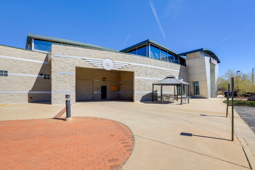 More Photos Of 2885 W County Line Rd, Littleton Auto Dealership For Sale