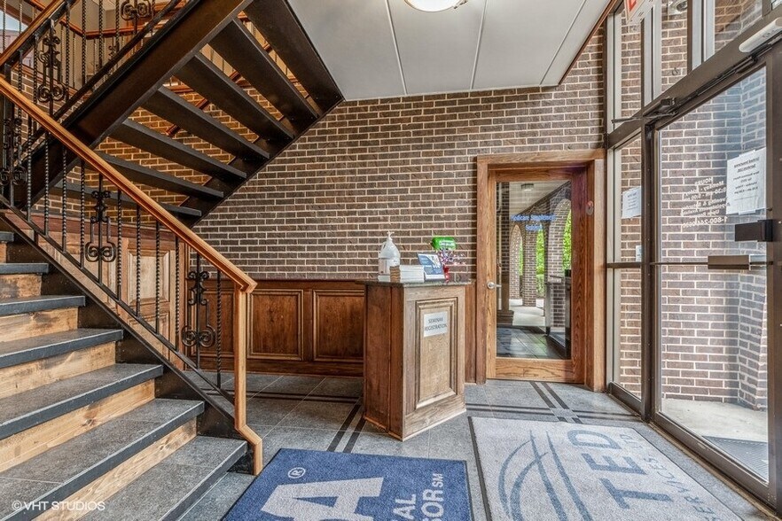 More Photos Of 6500 W College Dr, Palos Heights Flex For Sale