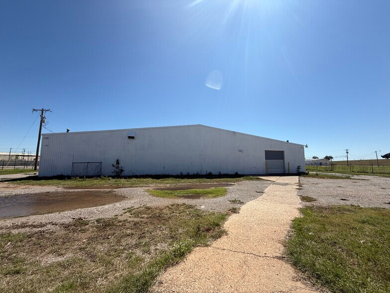 More Photos Of 3224 Industrial Dr, Wichita Falls Manufacturing For Lease