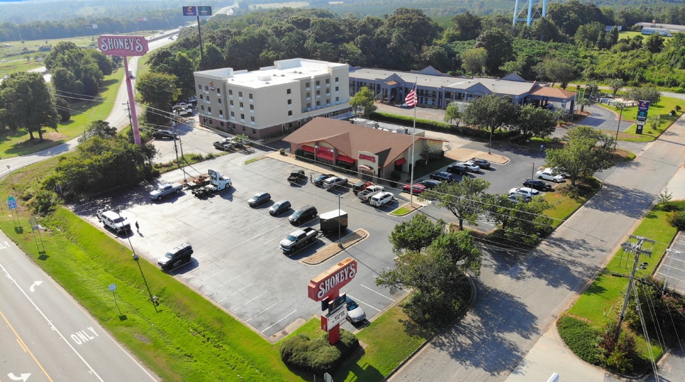 More Photos Of 323 Harold G Clarke Pky, Forsyth Restaurant For Sale