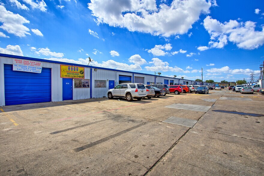 More Photos Of 11450 Bissonnet St, Houston Warehouse For Lease