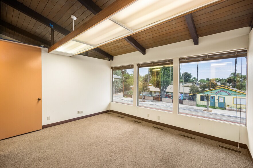 More Photos Of 1661 E Chapman Ave, Fullerton Office For Lease