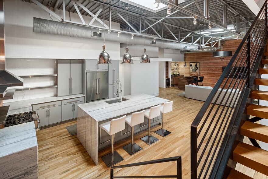 More Photos Of 127 Pittsburg St, Dallas Loft Creative Space For Lease