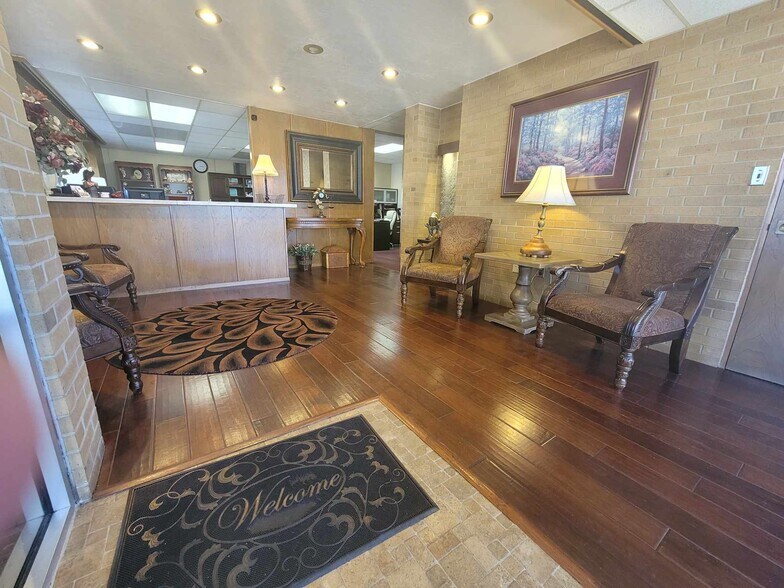 More Photos Of 104 E Eufaula St, Norman Coworking Space