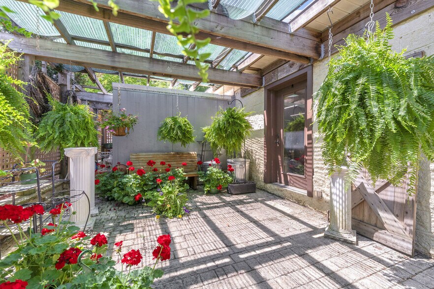 More Photos Of 498 Level Grove Rd, Cornelia Office Residential For Sale