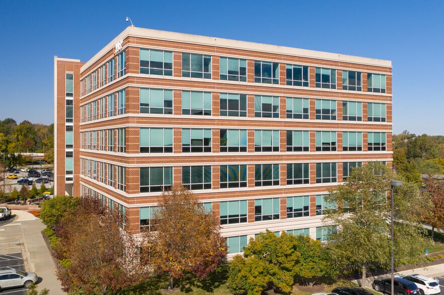 More Photos Of 11400 Tomahawk Creek Pky, Leawood Office For Lease