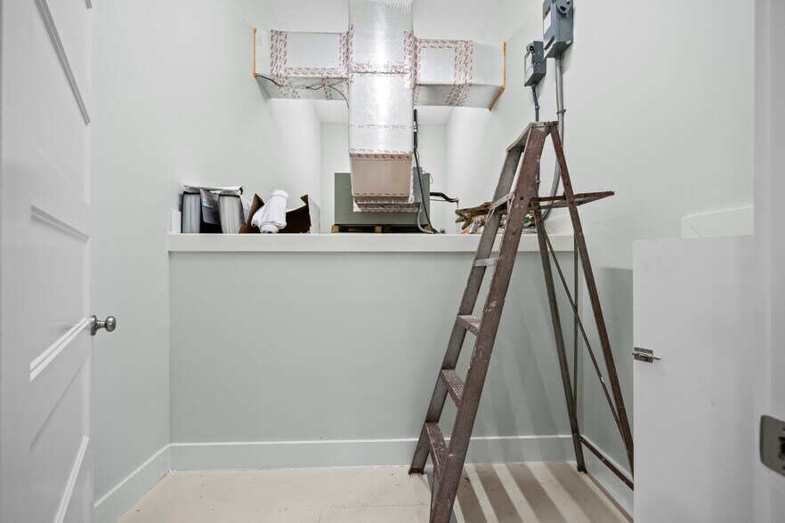 More Photos Of 691 A1A Beach Blvd, Saint Augustine General Retail For Sale