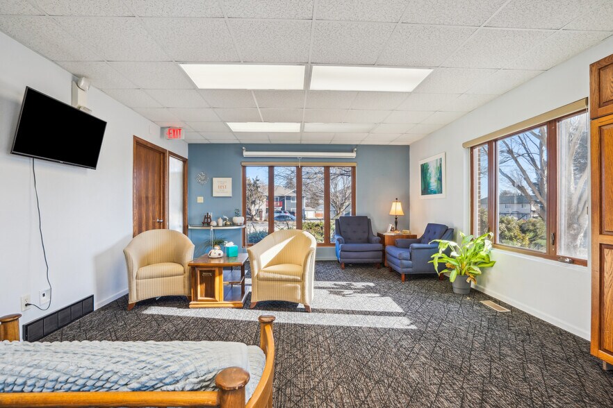 More Photos Of 3640 Canterbury Ct, Waterloo Healthcare For Sale