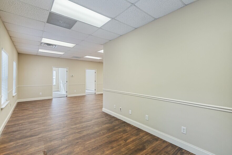 More Photos Of 415 Fisk Ave, Demorest Medical For Sale