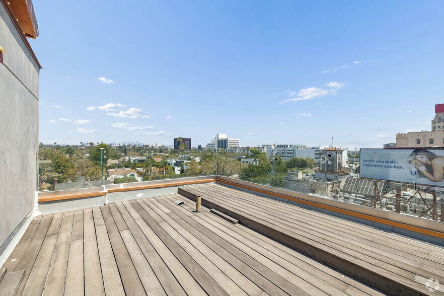 More Photos Of 600 S La Brea Ave, Los Angeles Storefront Retail Residential For Sale