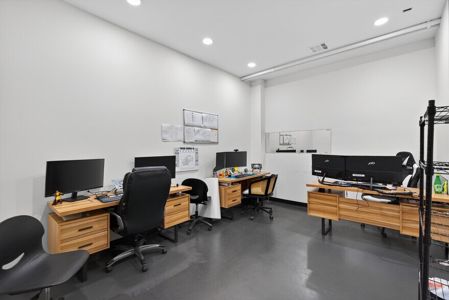 More Photos Of 7225 Fulton Ave, North Hollywood Warehouse For Sale