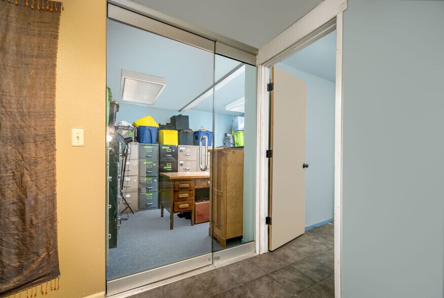 More Photos Of 12150 Charles Dr, Grass Valley Warehouse For Sale