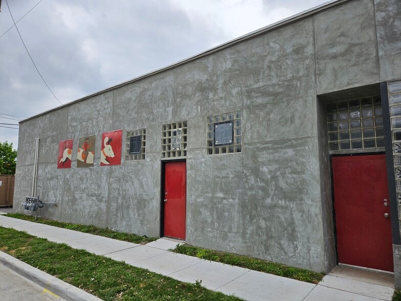 More Photos Of 3116 Commerce St, Dallas Office For Lease