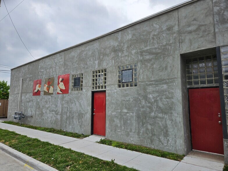 More Photos Of 3116 Commerce St, Dallas Office For Lease