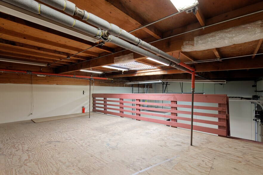 More Photos Of 1552 Beach St, Oakland Food Processing For Sale