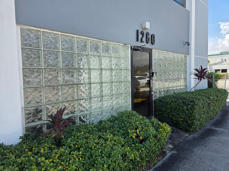 More Photos Of 1260 E Oakland Park Blvd, Oakland Park Office For Sale