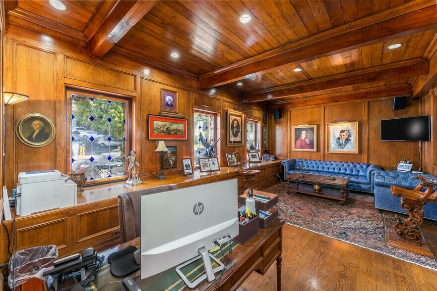 More Photos Of 8752 Holloway Dr, West Hollywood Office For Sale