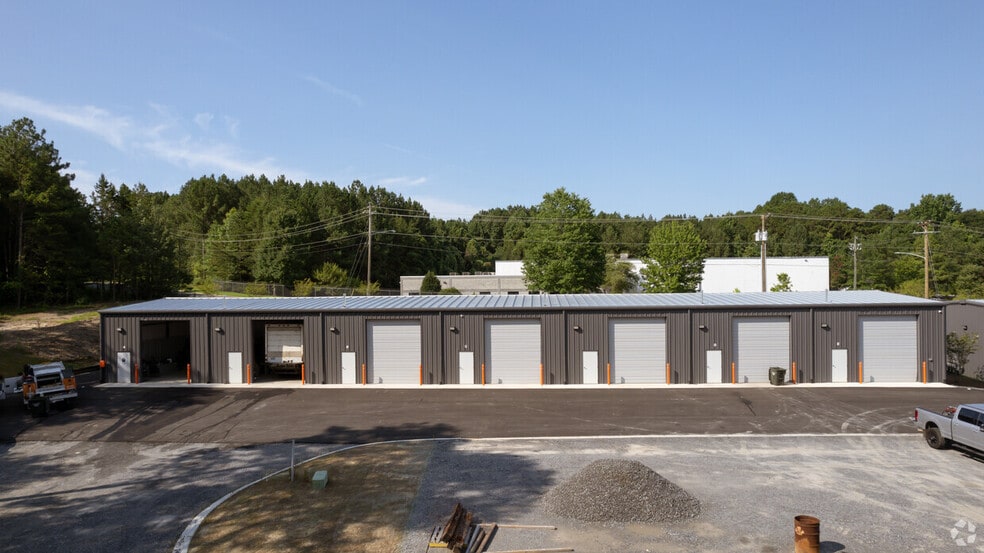 More Photos Of 1850 Chespark Dr, Gastonia Warehouse For Lease