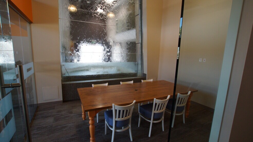 More Photos Of 500 S Palm Canyon Dr, Palm Springs Office For Lease