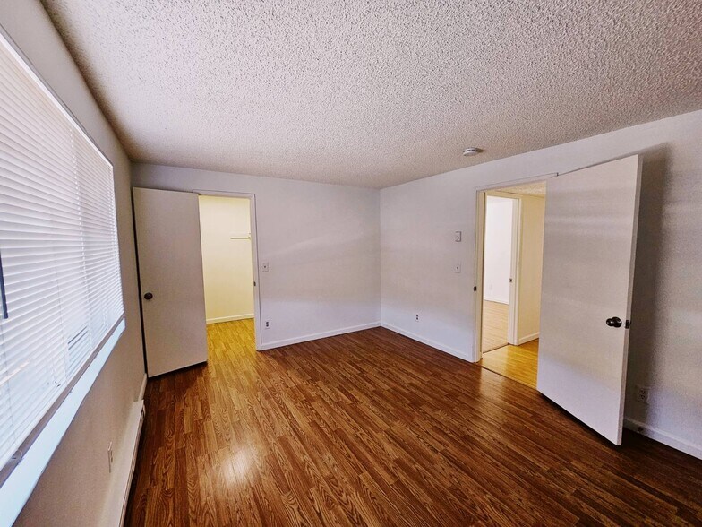 More Photos Of 16 147th Ave SE, Bellevue Apartments For Sale