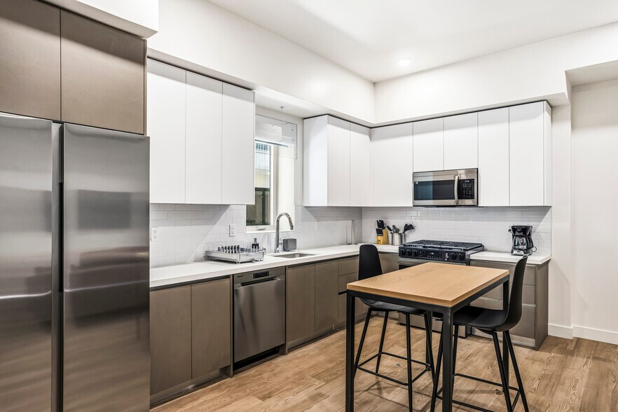 More Photos Of 626 N Wilton Pl, Los Angeles Apartments For Sale