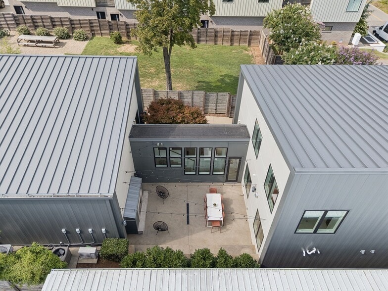 More Photos Of 2517 White Ave, Nashville Office Residential For Sale