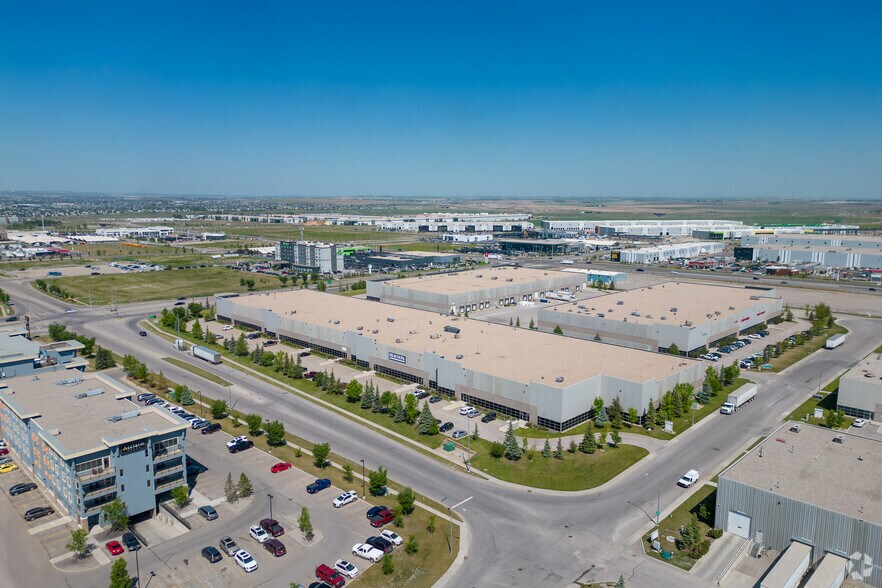 More Photos Of 10707 25th St NE, Calgary Warehouse For Lease