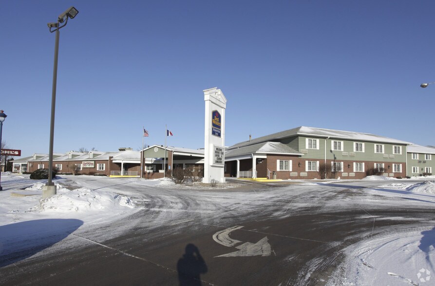 More Photos Of 2300 Lincoln Way, Clinton Hotel For Sale