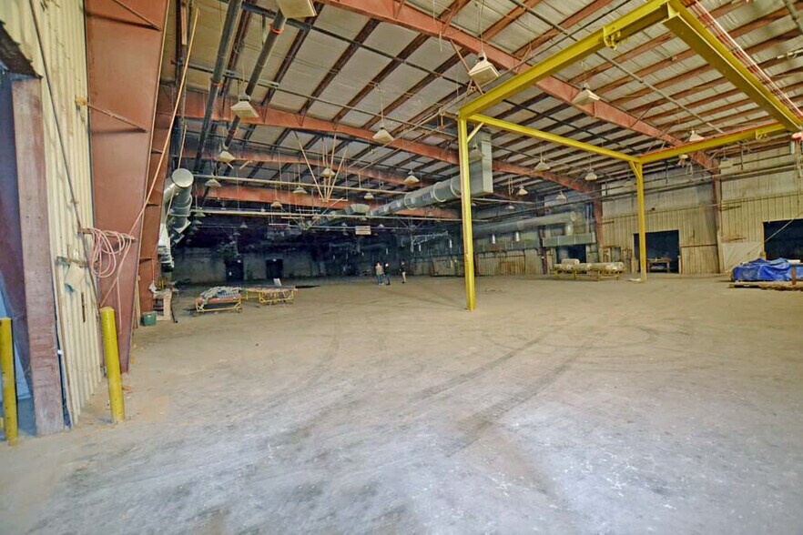 More Photos Of 10231 Sugar Creek Rd, Benton Manufacturing For Sale