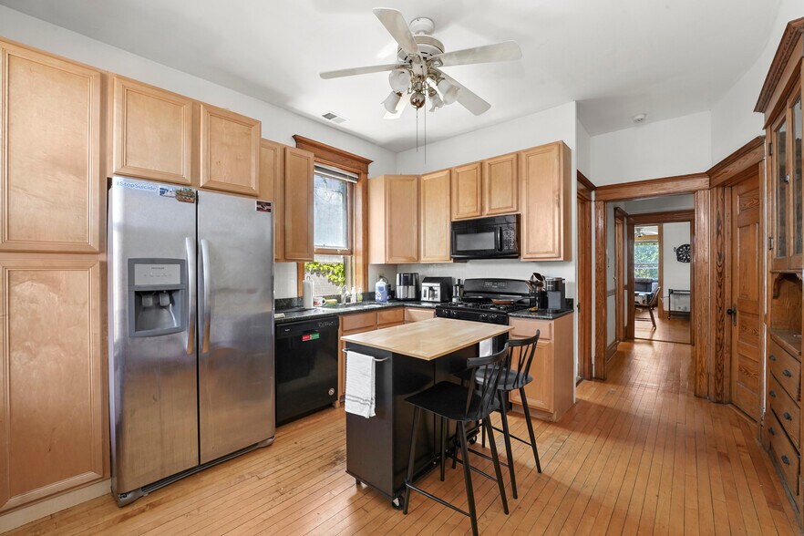 More Photos Of 3135 N Clifton Ave, Chicago Apartments For Sale