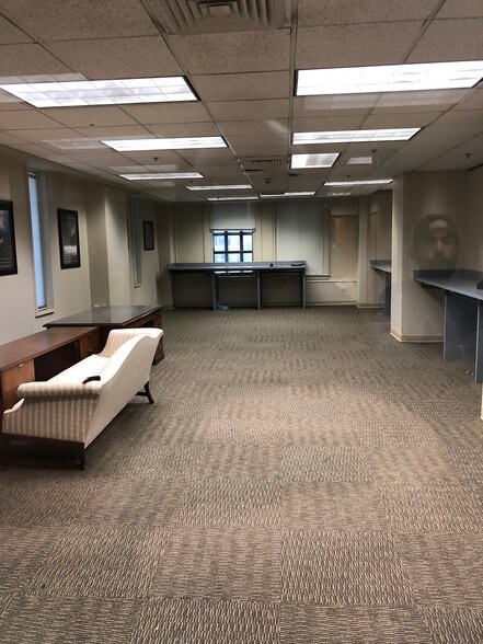 More Photos Of 934 3rd St, Alexandria Office Residential For Sale