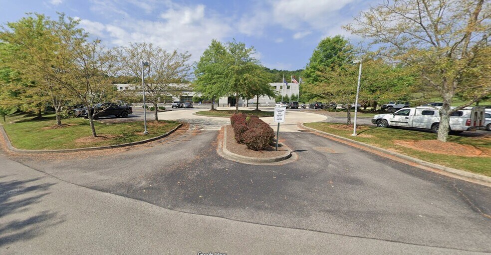 More Photos Of 203 Allison Blvd, Corbin Flex For Sale