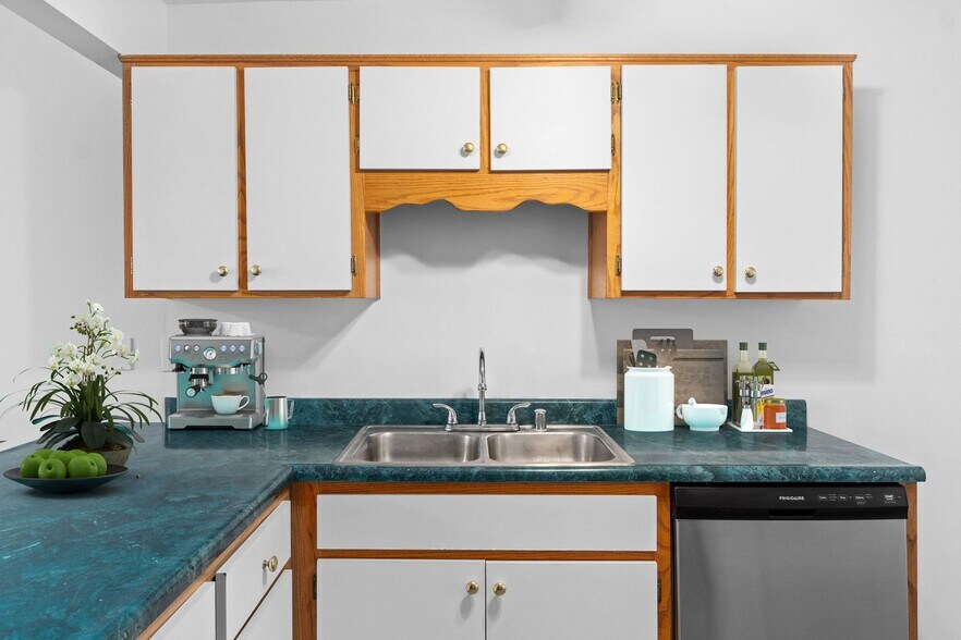 More Photos Of 111 Erie Ct, Shepherdsville Apartments For Sale