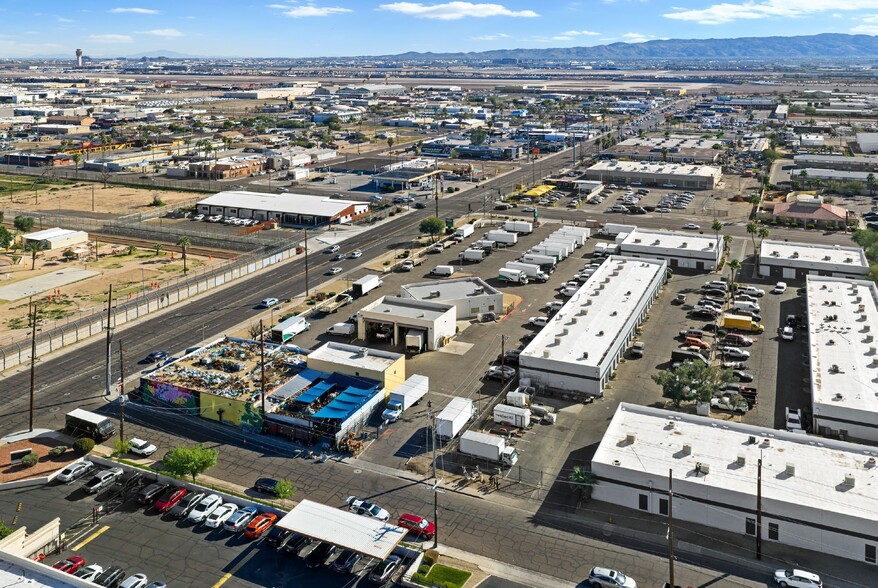 More Photos Of 330 N 24th St, Phoenix Light Distribution For Sale