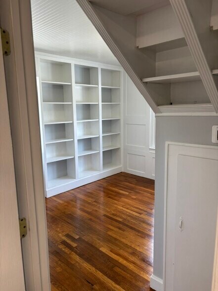 More Photos Of 202 Carolina Ave, Moncks Corner Office For Sale