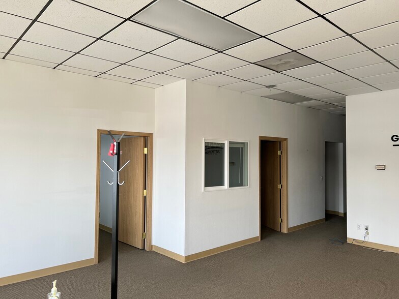 More Photos Of 130 S Willow St, Kenai General Retail For Lease