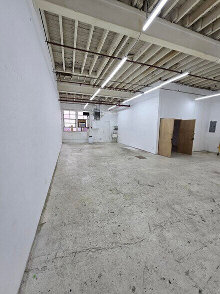 More Photos Of 365-381 canal Pl, Bronx Manufacturing For Lease