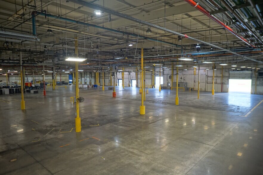 More Photos Of 850 Industrial Rd, Madisonville Manufacturing For Lease