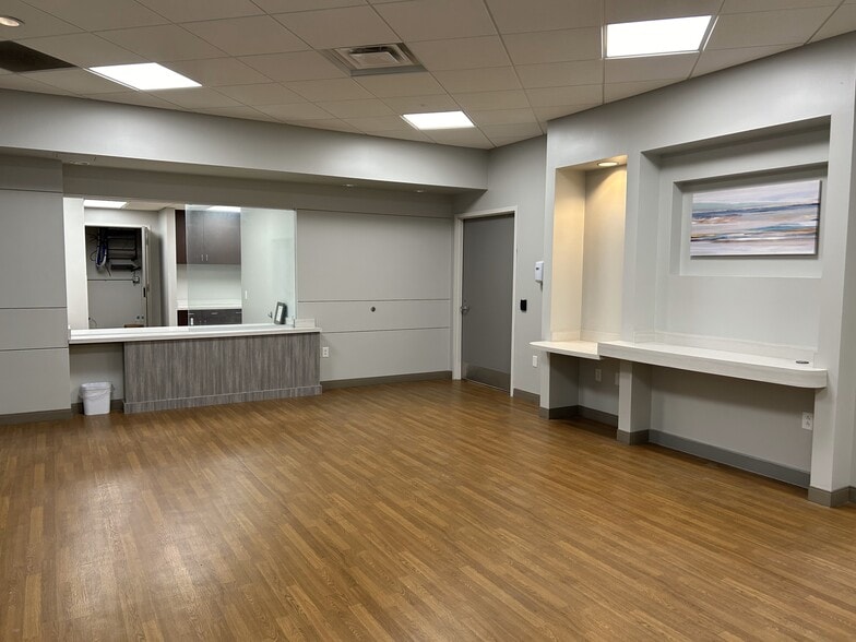 More Photos Of 23600 Commerce Park, Beachwood Medical For Lease