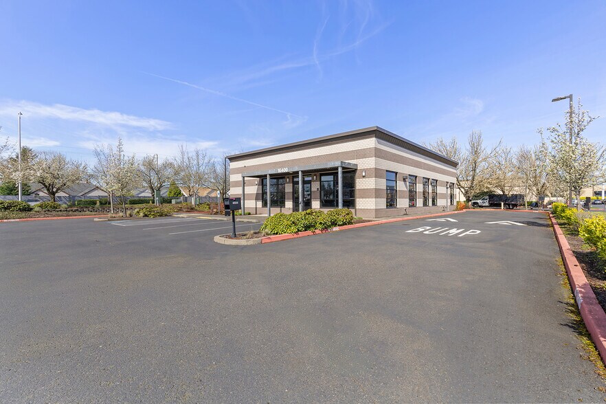 More Photos Of 16400 SE 18th St, Vancouver Freestanding For Lease