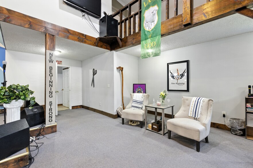 More Photos Of 303 N Pond St, Toccoa Religious Facility For Sale