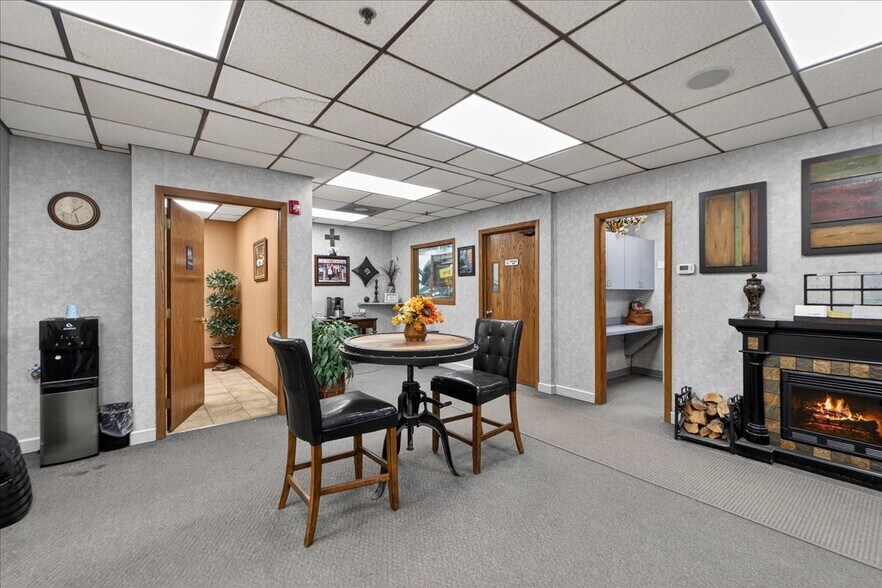 More Photos Of 2005-2007 W 103rd Ter, Leawood Service For Sale