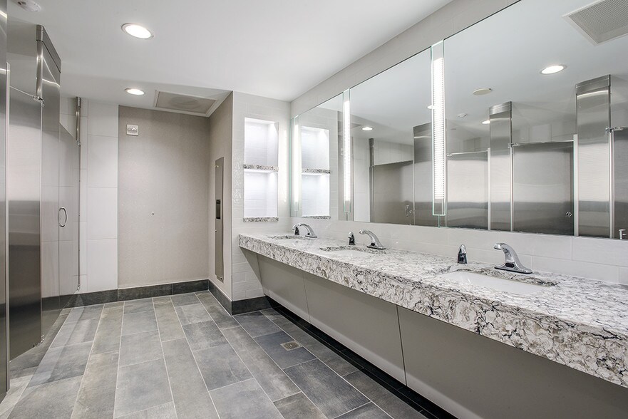 More Photos Of 1100 13th St NW, Washington Office For Lease