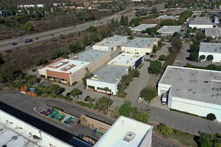 More Photos Of 661 Cochran St, Simi Valley Manufacturing For Sale