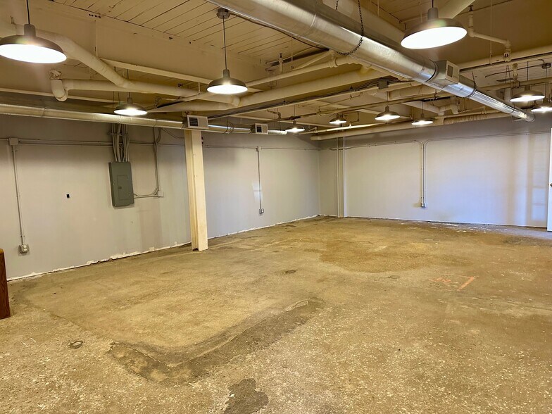 More Photos Of 614 Lynn St, Danville Apartments For Lease