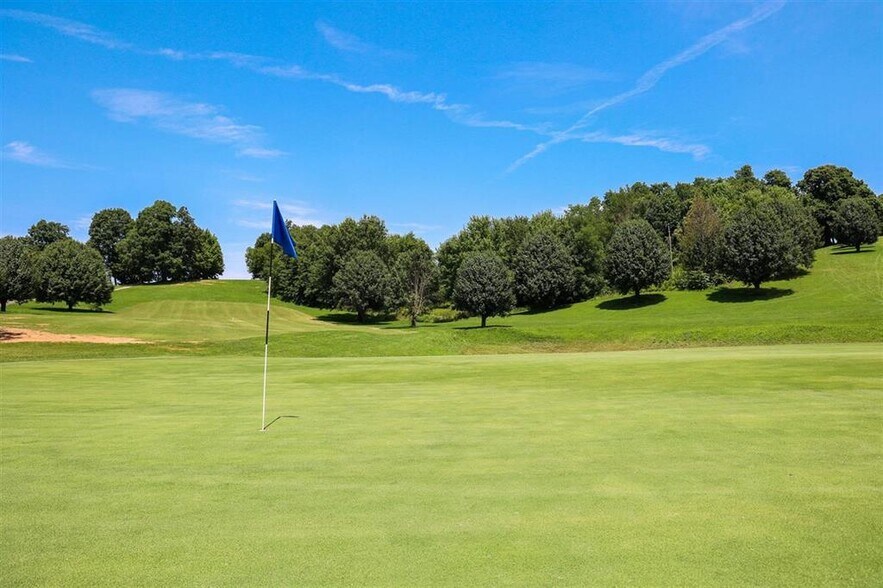 More Photos Of 6198 Randolph Summer Shade Rd, Summer Shade Sports And Entertainment For Sale