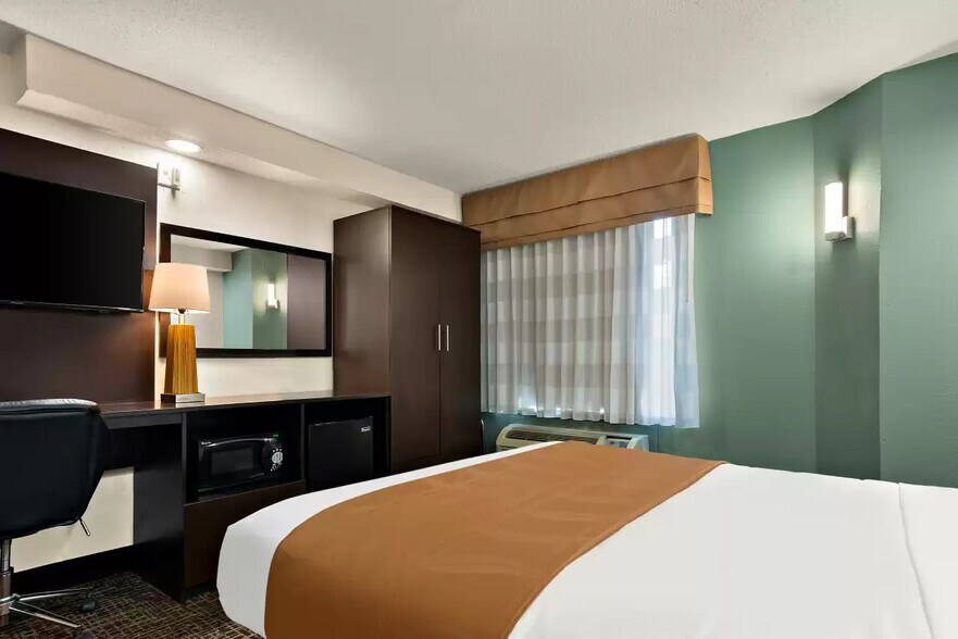 More Photos Of 2855 Old Austin Peay Hwy, Memphis Hotel For Sale