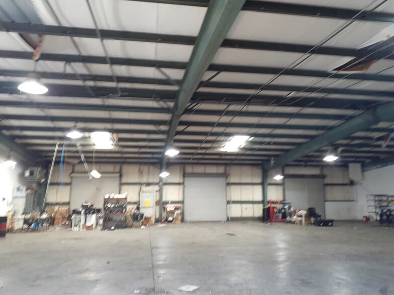 More Photos Of 12340 66th St, Largo Manufacturing For Lease